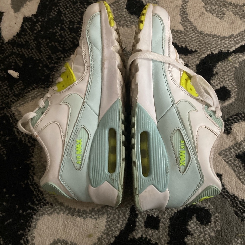 AIR MAX 90.
